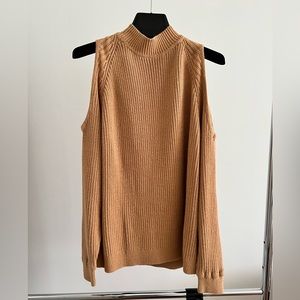 DIVIDED Shoulder Cut Long Sleeve Sweater